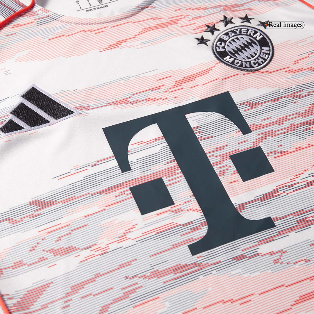 M¨¹LLER Special #25 Bayern Munich Away Soccer Jersey 2025/26 White