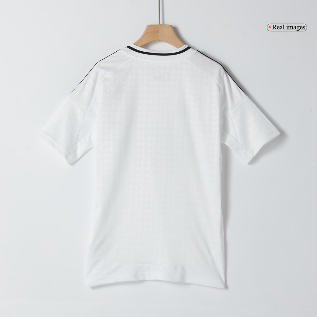Regalo: Camiseta de fútbol local del Real Madrid para niño (camiseta y pantalón corto) 2024/25