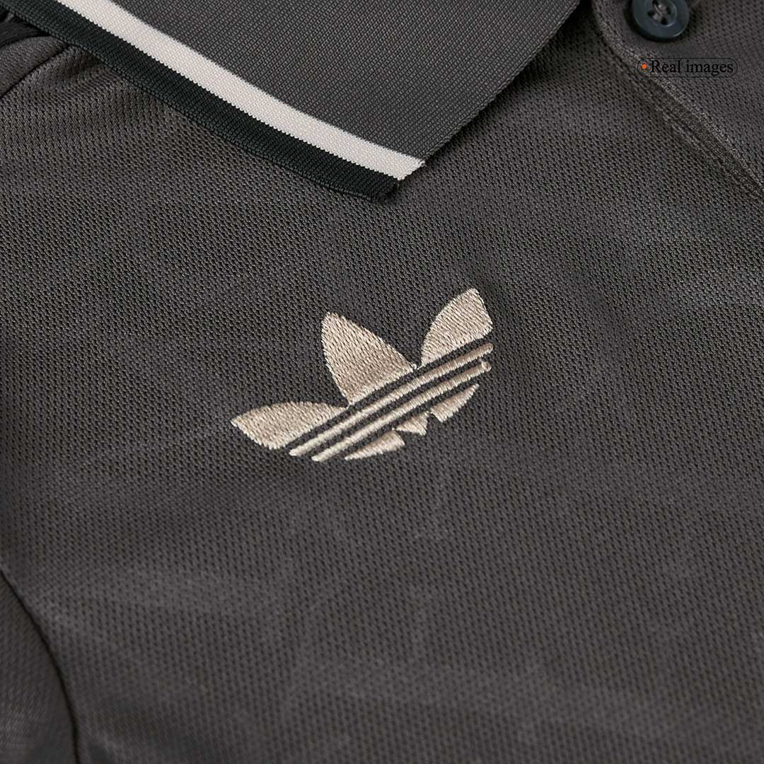 Regalo: Camiseta de fútbol infantil de visitante del Real Madrid (camiseta y pantalón corto) 2024/25
