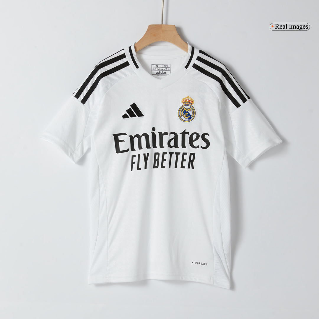 Regalo: Camiseta de fútbol local del Real Madrid para niño (camiseta y pantalón corto) 2024/25