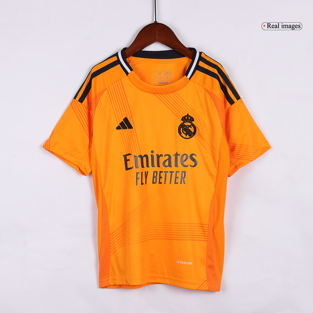 Regalo: Camiseta de fútbol visitante del Real Madrid para niño (camiseta y pantalón corto) 2024/25